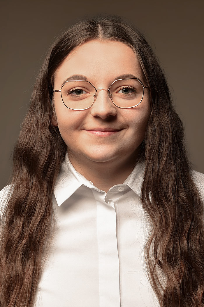 caplog-x Portrait Emily Koch